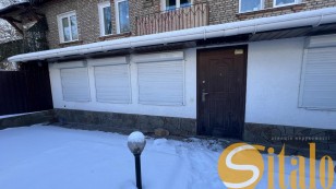 Квартира з окремим входом