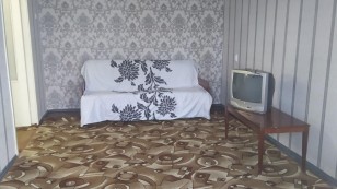 Двокімнатна  у житловому стані,космос.