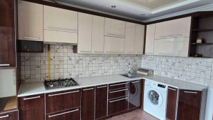Продаж 2 кім квартири, 70 кв.м., з ремонтом і меблями