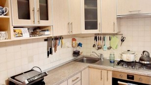Продаж 3х кімнат. квартири вул. Запорізька поруч Малий ринок.