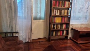 Двокімнатна в райні Космос сіті.