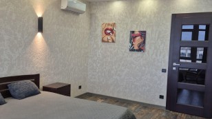 Продаж 1 кім квартири в новобудові з ремонтом