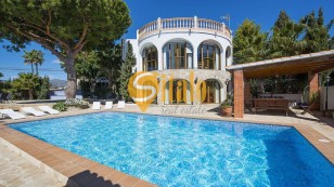 Будинок із панорамним видом на гори, Кальпе.