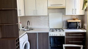 Продаж 2кім. квартири проспект Соборний, Олександрівський район.