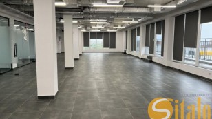 Пропонується в оренду просторе комерційне приміщення у Львові на вул. Щирецькій