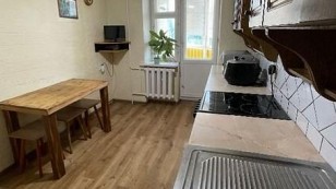 3 комнатная квартира в центре Бабурки