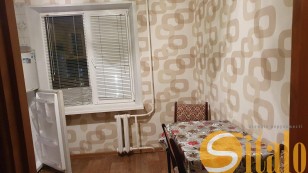 Двокімнатна на південому мкрн.