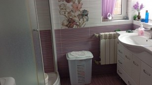 Автономний будинок 49.5 м² з євроремонтом та капітальним подвірям.