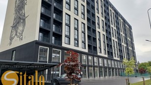 Продається двохкімнатна квартира в центрі