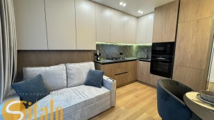 Продається укомплектована 1 кімнатна квартира  Центр