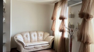 Продам 3х кімн. повнометражку площа Маяковського.