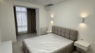 Продаж 1 кім квартири в новобудові з ремонтомЦентр