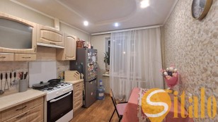 Продаж квартири по вул. Зестафонська