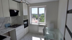 16 мiкрорайон 1 кiмнатна квартира