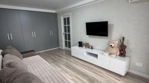 Двокімнатна квартира по вул. Українська район Малого ринку.