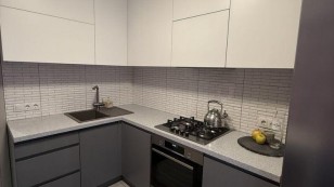 Продам 2км квартиру на 1  Південному, рн Пошти з ремонтом.