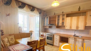 БЕЗ КОМІСІЇ Святошинський район Проспект Леся Курбаса Правий берег Монолітнокаркасний будинок  Низький поверх  3х кімнатна
