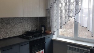 Продаж двокімнатної квартири на набережній.