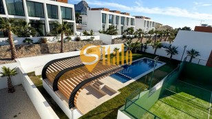 Затишний таунхаус з панорамним видом на гори Кальпе