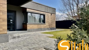 Одноповерховий будинок з ремонтом і великою ділянкою, Осокорки