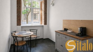 Продаж _ комерційне приміщення офіс, салон, магазин вулиця Степана Бандери  місто Львів