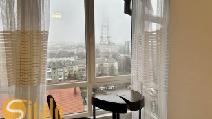 Продаєтьсь квартира Мельника 10