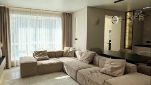 Продаж 3 кімнатної квартири з дизайнерським ремонтом